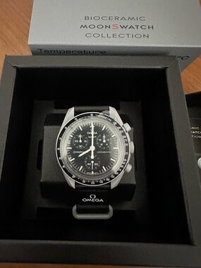 Omega x Swatch - Moonswatch Black Dial